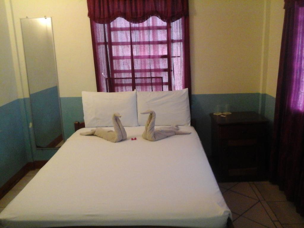 Belcove Hotel & Guesthouse Cidade de Belize Exterior foto